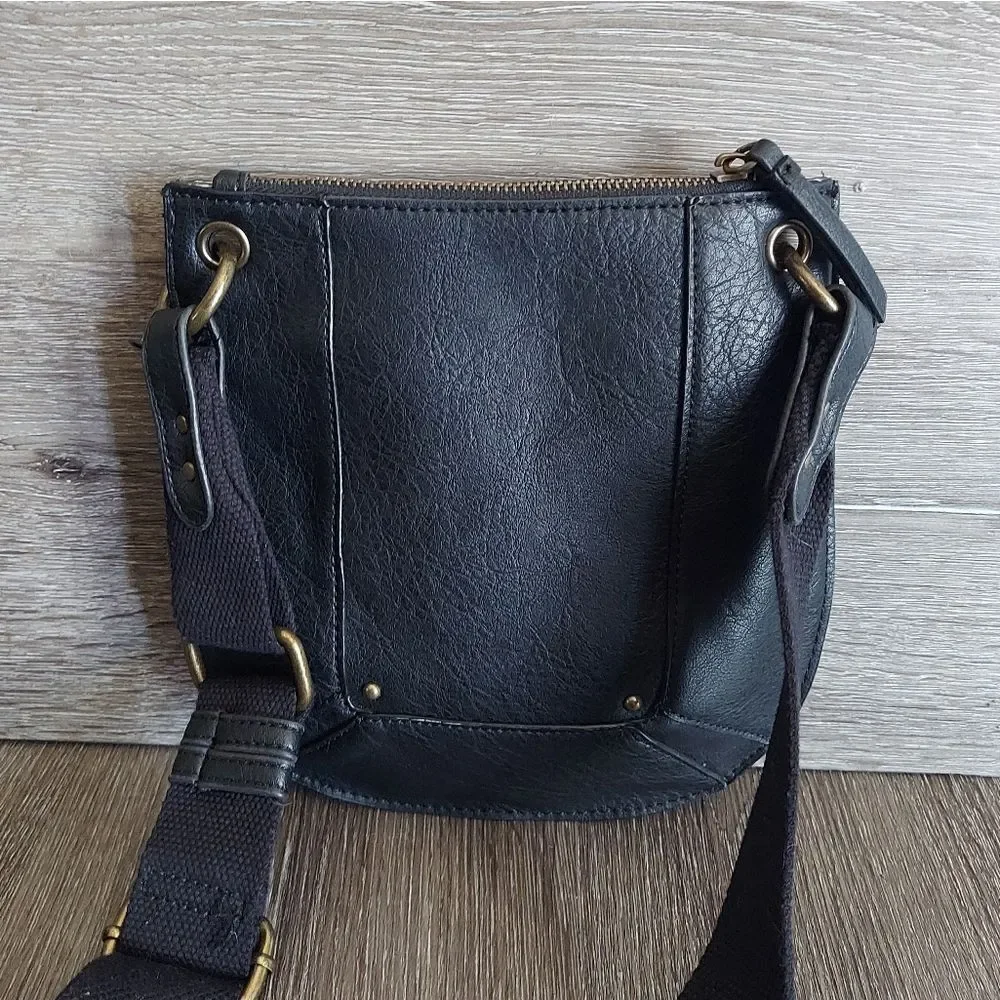 Time and Tru Women's Bentley Crossbody Handbag - Black
